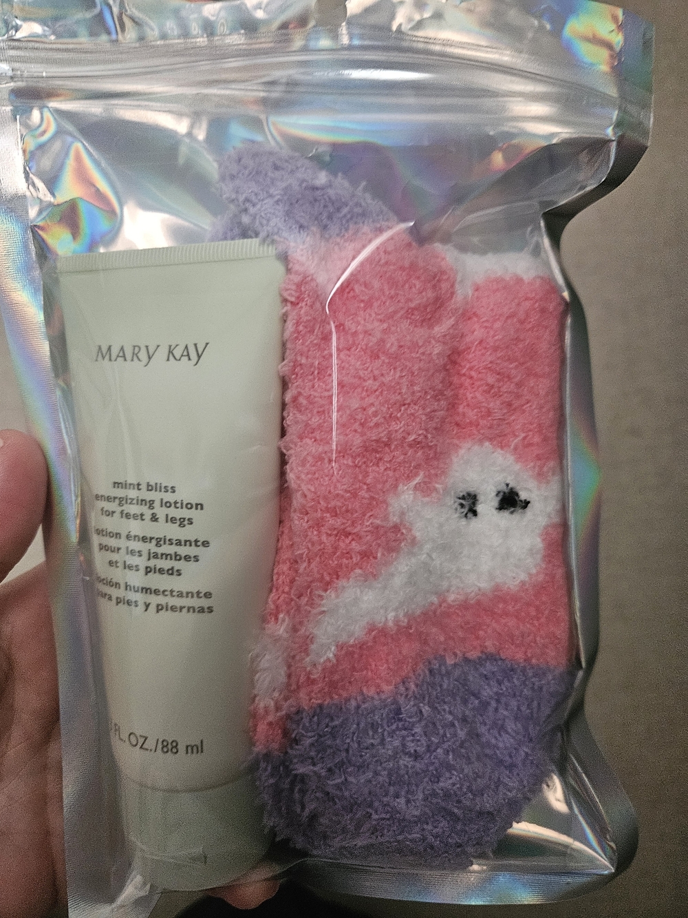 Mary Kay Mint Bliss Energizing Lotion with Plush Socks